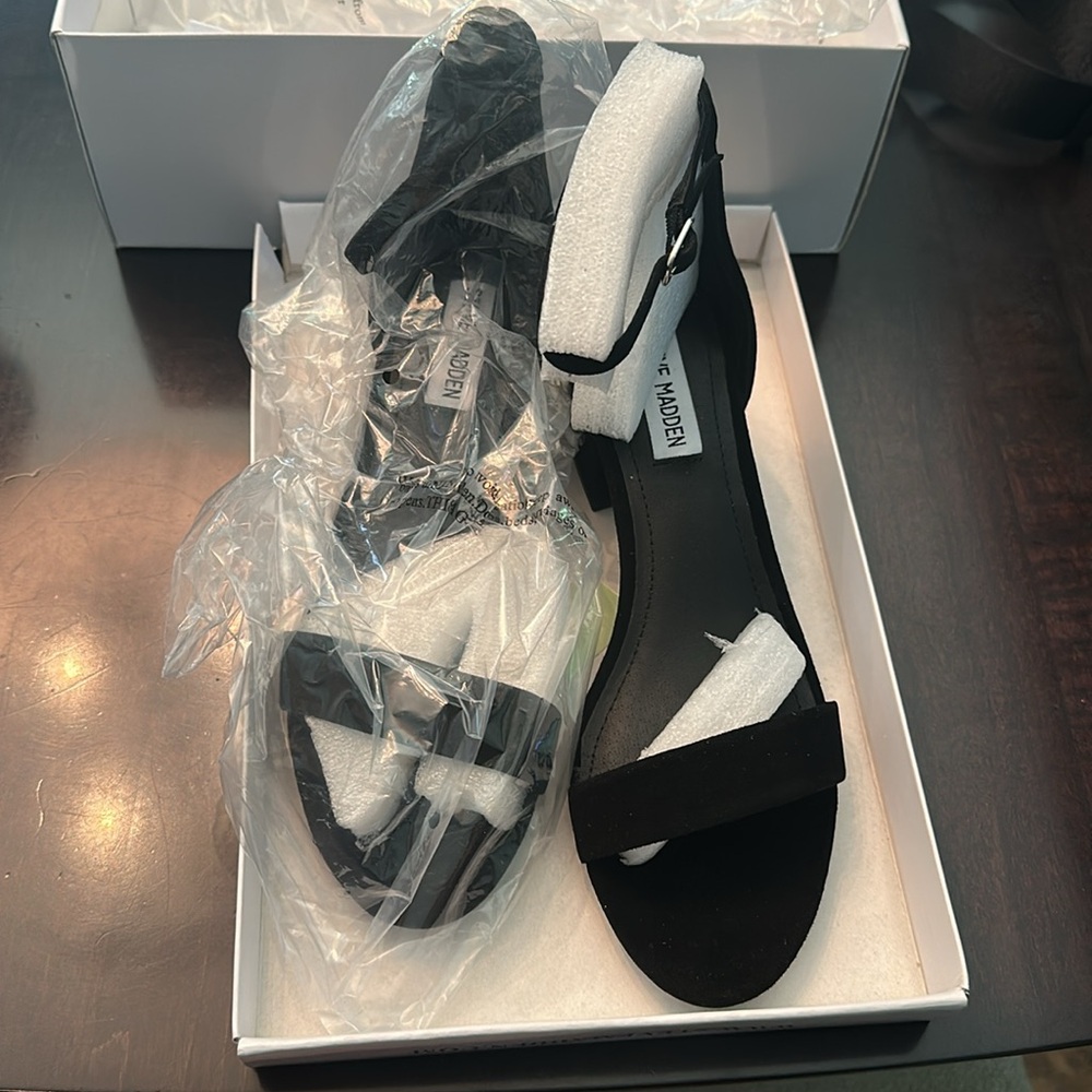 NWT Steve Madden Irenee Black Suede block heels. Never worn! - Picture 2 of 4